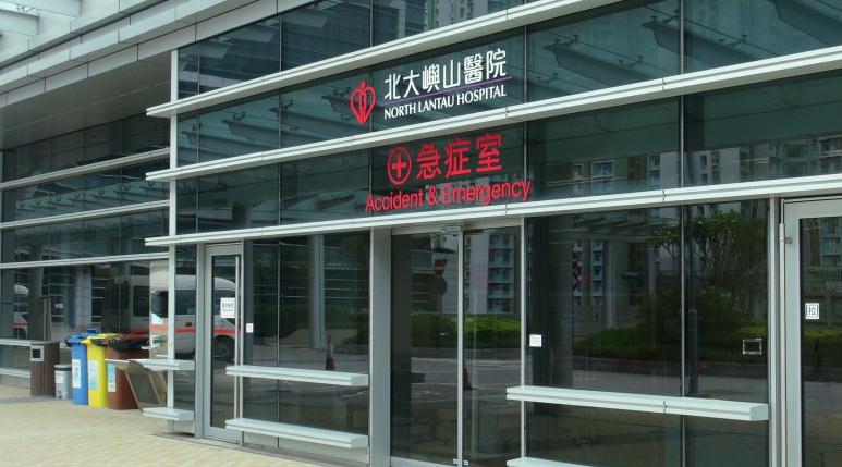 東涌中年男子無戴口罩入便利店 店員勸阻捱打