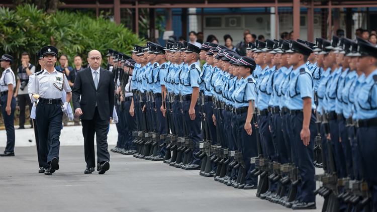 有片｜鄭雁雄盛讚警隊：國家英雄 香港驕傲 自己一直心存敬意