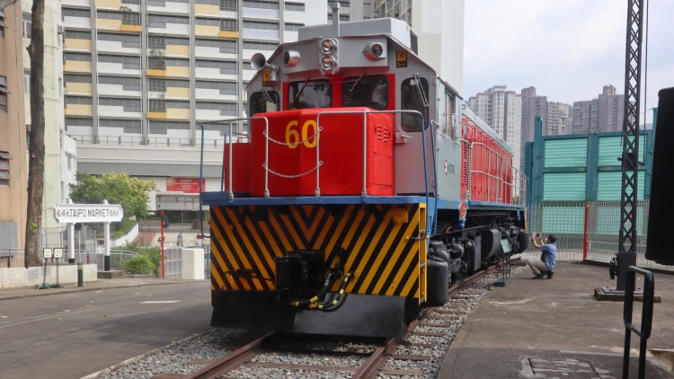 鐵路博物館接收新館藏60號柴油電動機車 前車長憶述駕車苦與樂