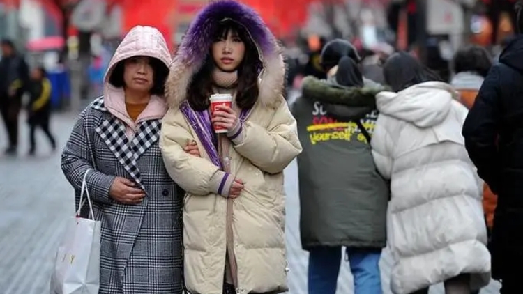 早起18°C，冷空氣效果槓槓的！已經感覺到冷了？這波連續降溫才剛剛開始……