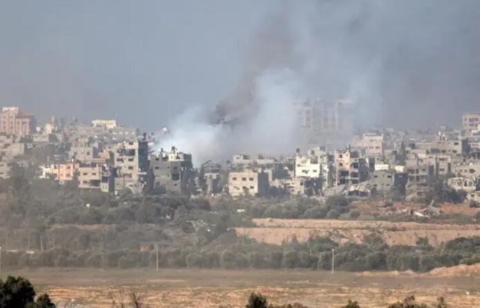 以軍空襲加沙地带中部 至少20人死亡 