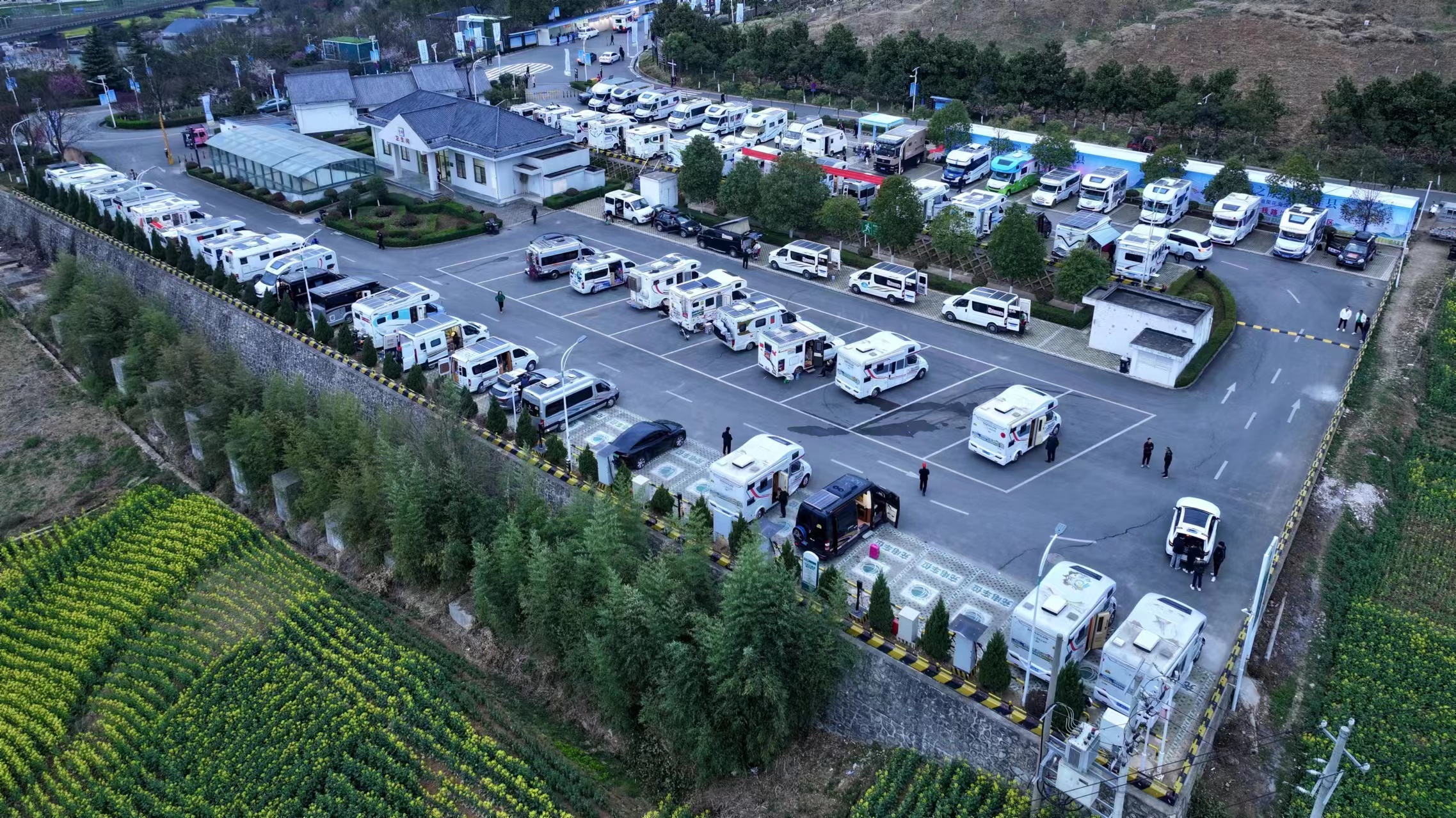 「自駕游漢中·露營駐花海」全國自駕車集結活動發車