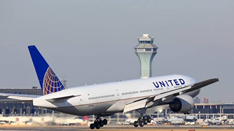美聯航一架波音777客機因機械故障返回三藩市機場
