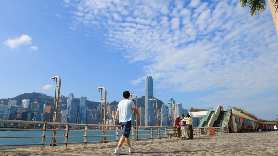 香港21日大致天晴乾燥 未來數日漸轉潮濕有霧