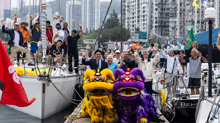 2024中國海帆船賽維港起航 霍啟剛點睛醒獅 祝願參賽船隊一帆風順