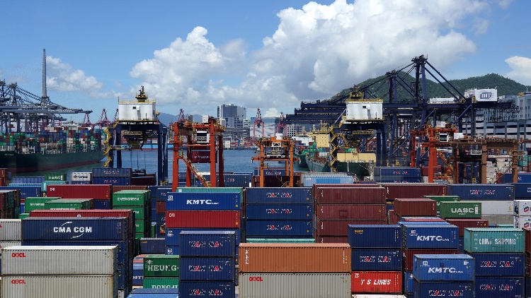 本港2月出口貨量跌6.2%