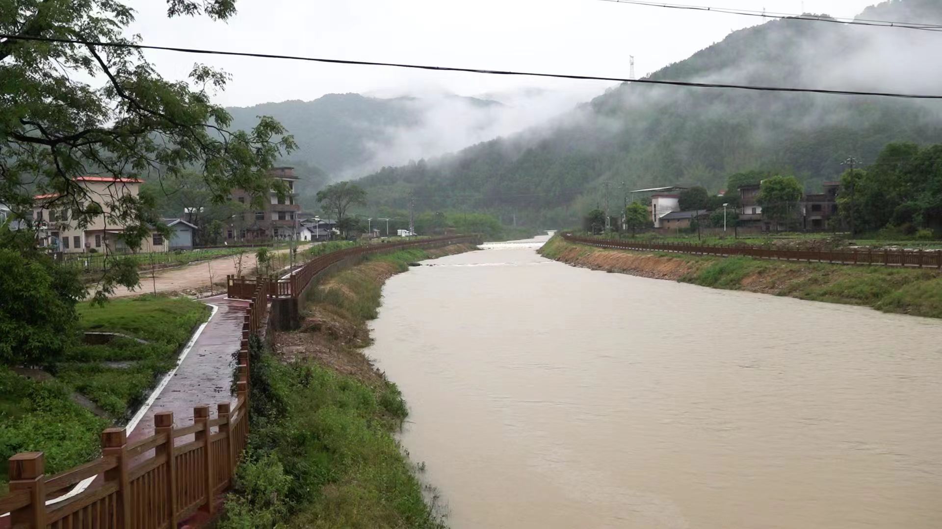 暴雨持續汛情告急 韶關新豐行洪通暢保安瀾