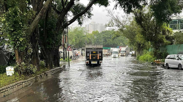 天文台：未來一兩小時大驟雨及強烈狂風雷暴