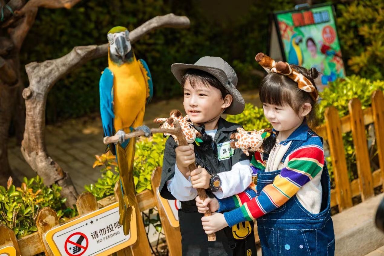 親子旅行、動物奇遇！銀基&快手萌娃走近動物朋友