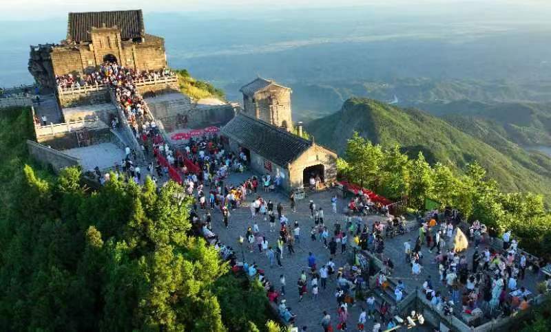 登衡山，感受壽比南山的傳奇魅力