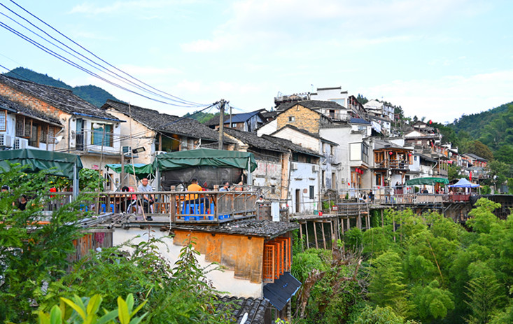 「雲端村落」木梨硔一房難求 皖休寧村游熱火