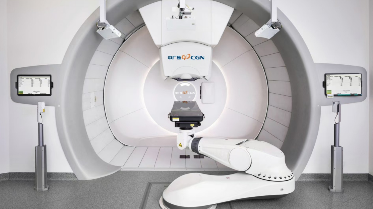 國內首座商用多室質子治療設備生產基地首台設備下線